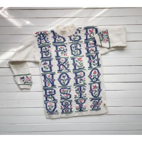 Northern Isles Sweaters - vtg Northern Isles cottagecore alphabet floral lettings hand knit sweater